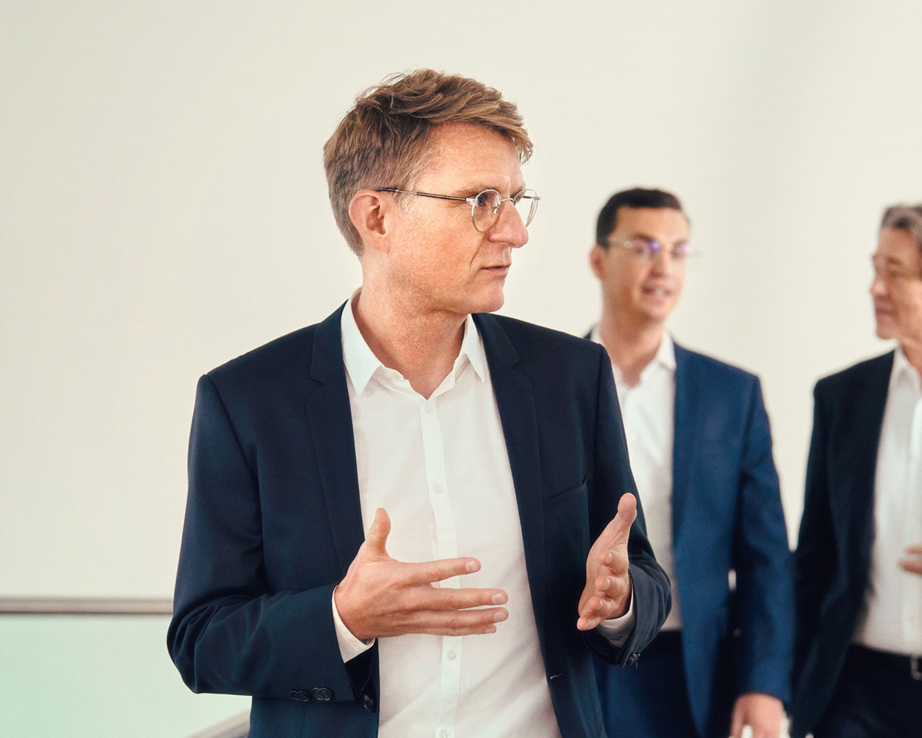 Berater im Fokus während eines Gesprächs